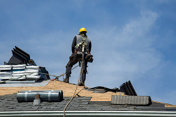 Professional Gutter Installation technician working in Pulaski, MS